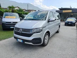 Argento(met.) Usata 2023 VW Caravelle Comfortline Monovolume | 41.900 € (Molto cara)