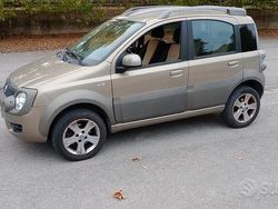 Giallo Usata 2011 Fiat Panda 4x4 Cross Due volumi | 7500 € (Buon prezzo)