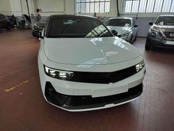 Bianco Nuova 2025 Opel Astra GSe Tre volumi | 31.900 € (Cara)