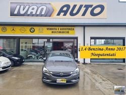 Grigio(met.) Usata 2017 Opel Astra Tre volumi | 9900 € (Cara)