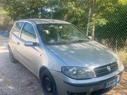 Grigio Usata 2004 Fiat Punto Due volumi | 1100 € (Buon prezzo)