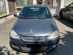 Usata 2006 Opel Corsa Club Tre volumi | 2200 € (Ottimo prezzo)