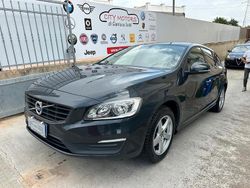 Grigio Usata 2017 Volvo V60 Momentum Station wagon | 10.500 € (Buon prezzo)