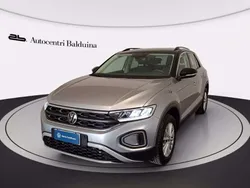 Pyrit silver met/tetto nero me Usata 2023 VW T-Roc Life SUV | 26.900 € (Buon prezzo)