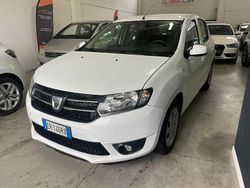 Bianco Usata 2013 Dacia Sandero Lauréate Tre volumi | 5490 € (Cara)