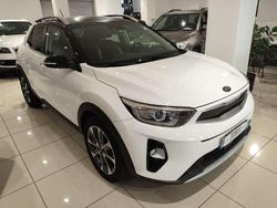 Bianca/tetto nero Usata 2018 Kia Stonic SUV | 13.000 € (Buon prezzo)