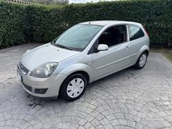 Grigio Usata 2007 Ford Fiesta Due volumi | 1950 € (Ottimo prezzo)