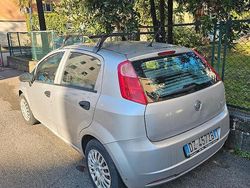 Grigio Usata 2010 Fiat Punto Due volumi | 3200 € (Ottimo prezzo)