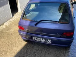 Usata 1995 Renault Clio Tre volumi | 1000 €