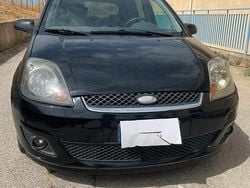 Nero Usata 2007 Ford Fiesta Due volumi | 2150 € (Buon prezzo)