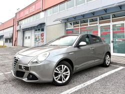 Grigio Usata 2011 Alfa Romeo Giulietta Tre volumi | 4600 € (Ottimo prezzo)