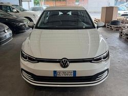 Bianco Usata 2021 VW Golf VIII Style Tre volumi | 17.900 € (Buon prezzo)