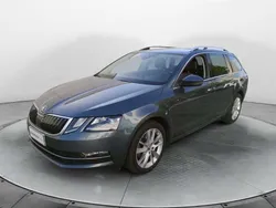 Grigio metallizzato scuro Usata 2019 Skoda Octavia G-TEC Style Station wagon | 14.900 € (Buon prezzo)