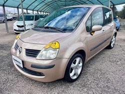 Oro Usata 2005 Renault Modus Dynamique Monovolume | 3199 € (Cara)