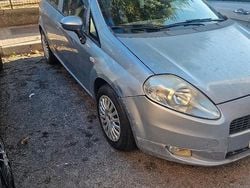 Grigio Usata 2007 Fiat Punto Due volumi | 1500 € (Ottimo prezzo)