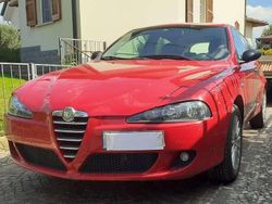 Rosso Usata 2005 Alfa Romeo 147 Progression Due volumi | 1500 € (Buon prezzo)