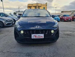Grigio Usata 2023 Hyundai i10 Due volumi | 13.990 € (Buon prezzo)