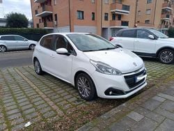Usata 2018 Peugeot 208 Allure Due volumi | 7300 € (Ottimo prezzo)