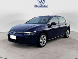 Atlantic blue metallizzato Usata 2020 VW Golf Life Tre volumi | 23.500 € (Buon prezzo)
