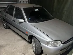 Usata 1998 Ford Escort Tre volumi | 3000 €