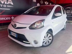 Bianco Usata 2012 Toyota Aygo Active Due volumi | 5600 € (Molto cara)