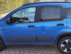 Blu/azzurro Usata 2023 Fiat Panda Cross Cross Due volumi | 11.800 €
