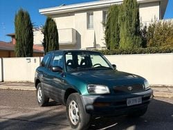 Verde Usata 1997 Toyota RAV4 SUV | 3900 € (Ottimo prezzo)
