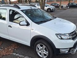 Bianco Usata 2015 Dacia Sandero Stepway Tre volumi | 9000 € (Cara)