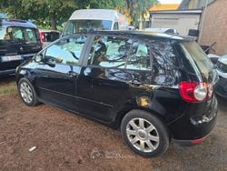 Usata 2007 VW Golf V Comfortline Tre volumi | 2800 € (Buon prezzo)
