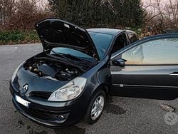 Grigio Usata 2007 Renault Clio III Due volumi | 2000 € (Buon prezzo)