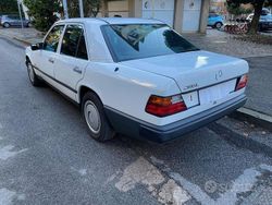 Bianco Usata 1989 Mercedes E200 Tre volumi | 2800 €