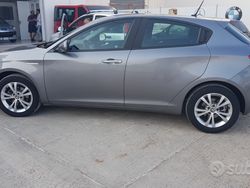 Grigio Usata 2015 Alfa Romeo Giulietta Due volumi | 6900 €