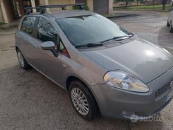 Grigio Usata 2009 Fiat Grande Punto Due volumi | 2500 € (Buon prezzo)