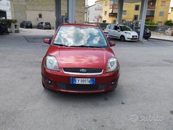 Rosso Usata 2006 Ford Fiesta Titanium Due volumi | 2790 € (Buon prezzo)