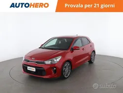 Rosso Usata 2017 Kia Rio Tre volumi | 10.099 € (Buon prezzo)