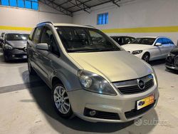 Marrone Usata 2008 Opel Zafira Cosmo Monovolume | 2700 € (Cara)