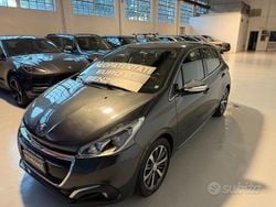 Grigio Usata 2017 Peugeot 208 Allure Due volumi | 6700 € (Buon prezzo)