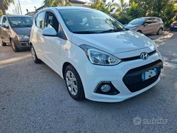 Bianco Usata 2015 Hyundai i10 Comfort Due volumi | 6500 € (Buon prezzo)