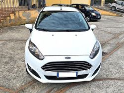 Bianco Usata 2014 Ford Fiesta Tre volumi | 6200 € (Buon prezzo)