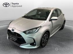 Argento Usata 2023 Toyota Yaris Hybrid Trend Tre volumi | 18.900 € (Buon prezzo)