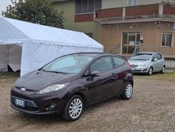 Marrone Usata 2010 Ford Fiesta Tre volumi | 2790 € (Ottimo prezzo)