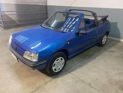 Blu/azzurro Usata 1993 Peugeot 205 Cabrio | 7500 €