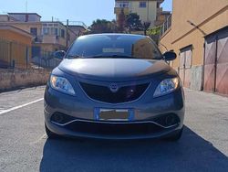 Grigio Usata 2016 Lancia Ypsilon Gold Due volumi | 6490 € (Ottimo prezzo)
