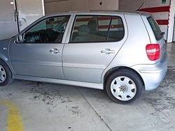 Grigio Usata 2000 VW Polo Tre volumi | 2400 € (Buon prezzo)