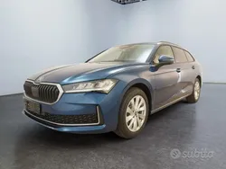 Blu Nuova 2025 Skoda Superb Selection Station wagon | 37.300 € (Buon prezzo)