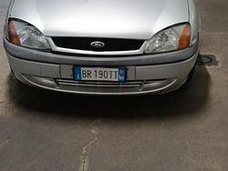 Grigio Usata 2001 Ford Fiesta Tre volumi | 700 €
