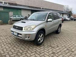 Usata 2003 Toyota RAV4 SUV | 2500 € (Buon prezzo)