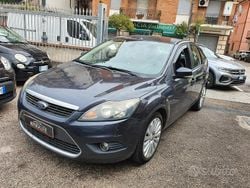 Grigio Usata 2008 Ford Focus Tre volumi | 2950 € (Buon prezzo)