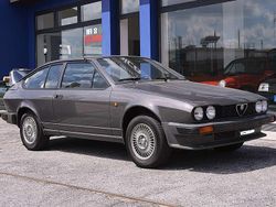 Grigio Usata 1982 Alfa Romeo GTV Coupé | 19.000 €