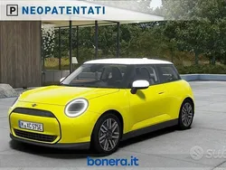 Sunny side yellow Nuova 2025 Mini Cooper Classic Due volumi | 27.800 € (Super prezzo)